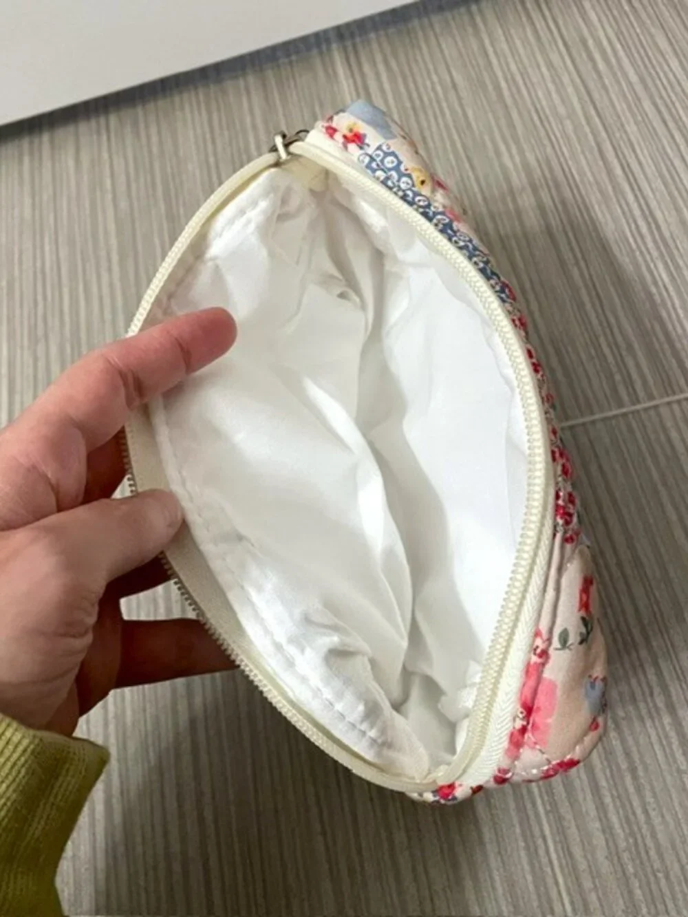 NWOT Floral Patchwork Makeup Cosmetic Bag Pouch Travel